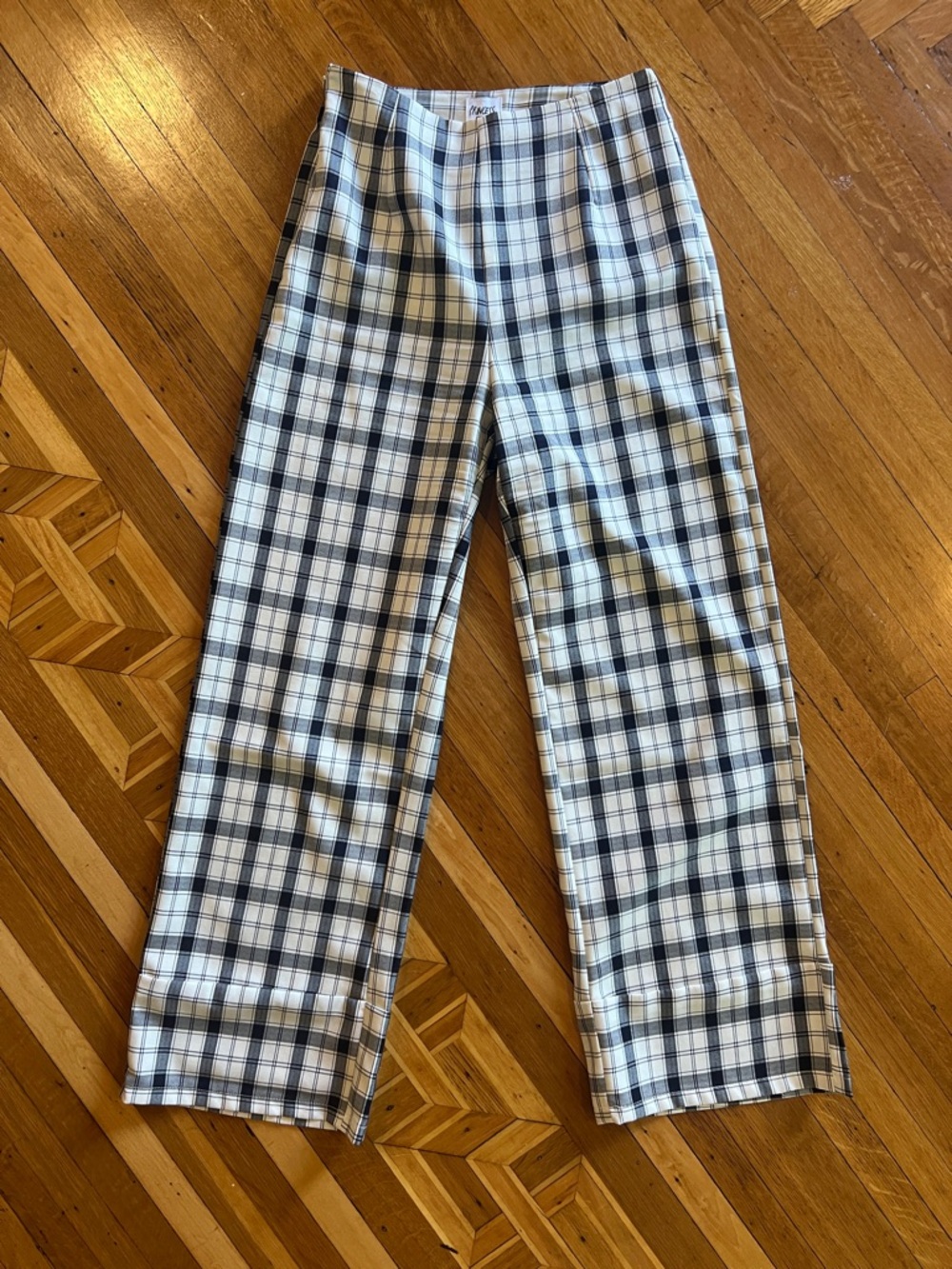 Plaid Straight-Leg Cropped Pants